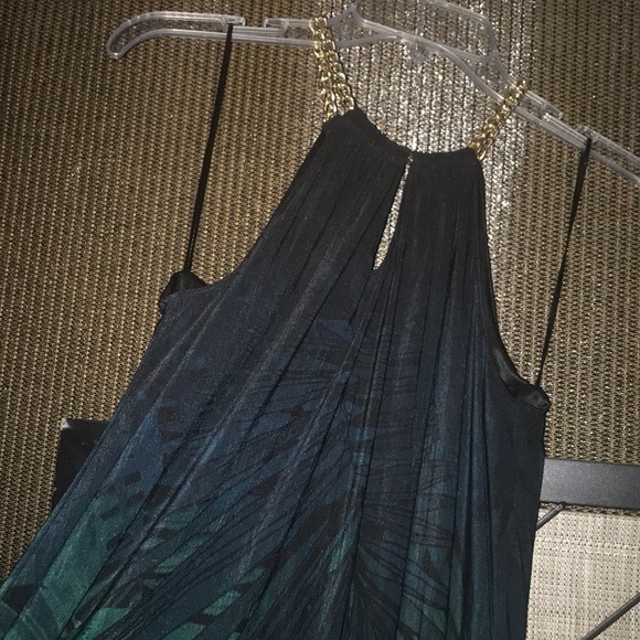 Jenifer Lopez very nice dress - Picture 2 of 5